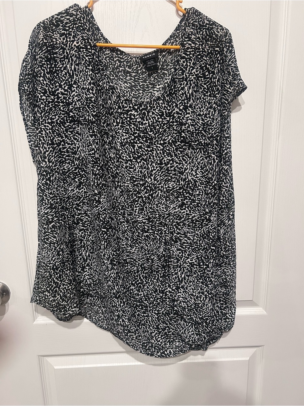 Torrid Black & White Short-Sleeve Printed Top